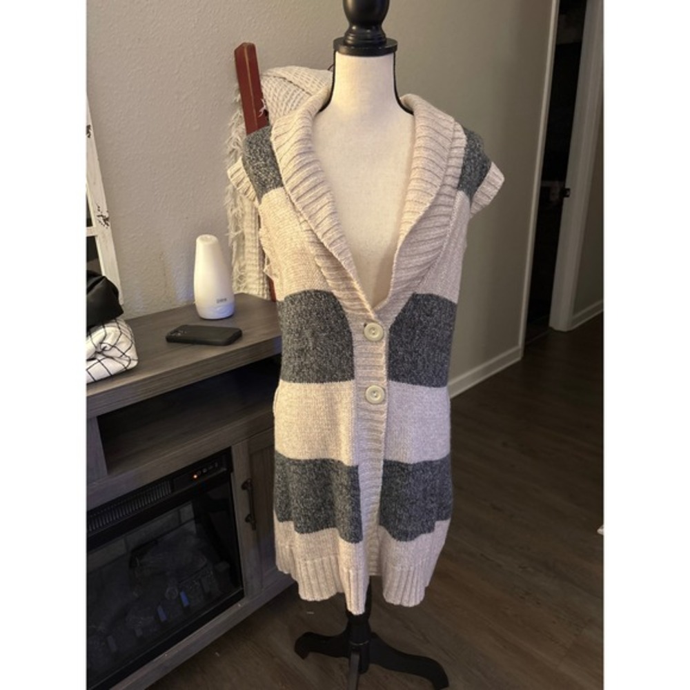 U.S.  Sweaters medium sleeveless‎ beige gray